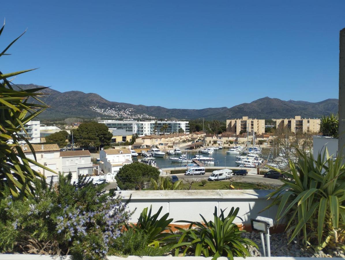 Atico Terrace: Mountain & Marina Views with Pool Apartment Roses Exterior photo